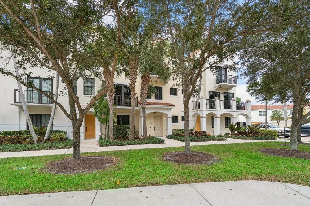 4886 NW 16TH AVENUE Boca Raton, FL 33431