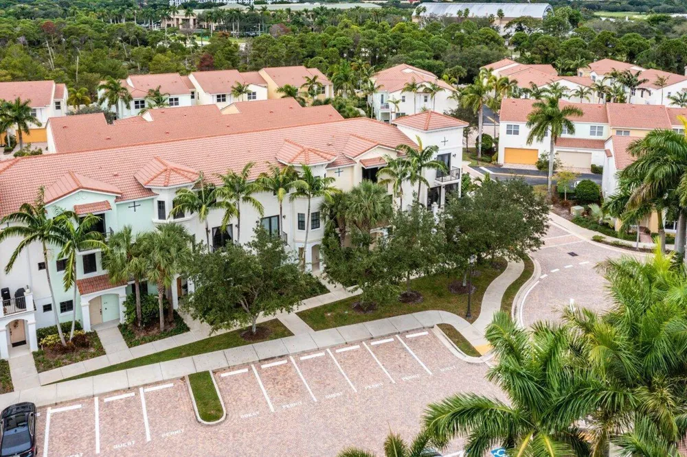 4886 NW 16TH AVENUE Boca Raton, FL 33431