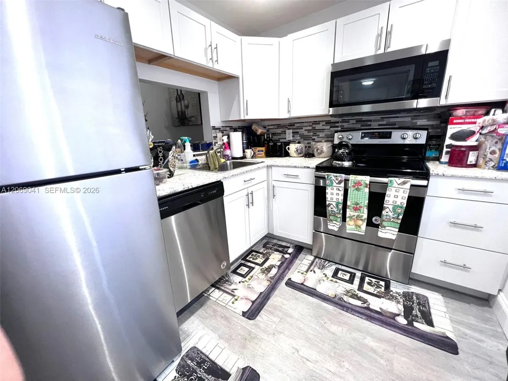 3531 Inverrary Dr #306 Lauderhill, FL 33319