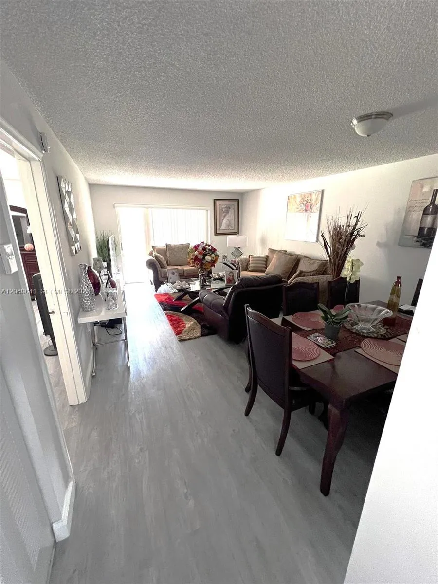 3531 Inverrary Dr #306 Lauderhill, FL 33319
