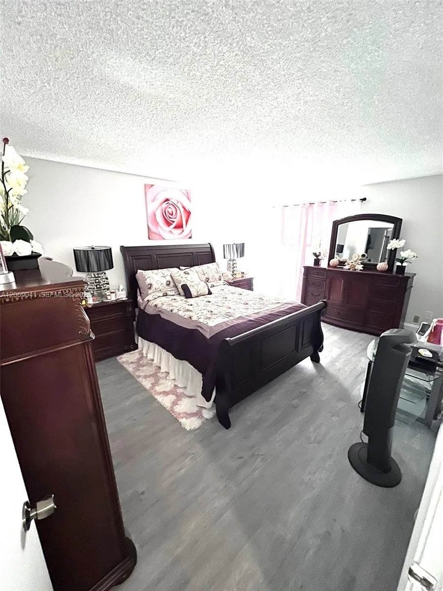 3531 Inverrary Dr #306 Lauderhill, FL 33319