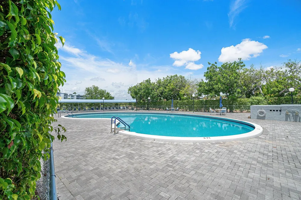 7610 NW 18th Street #102 Margate, FL 33063