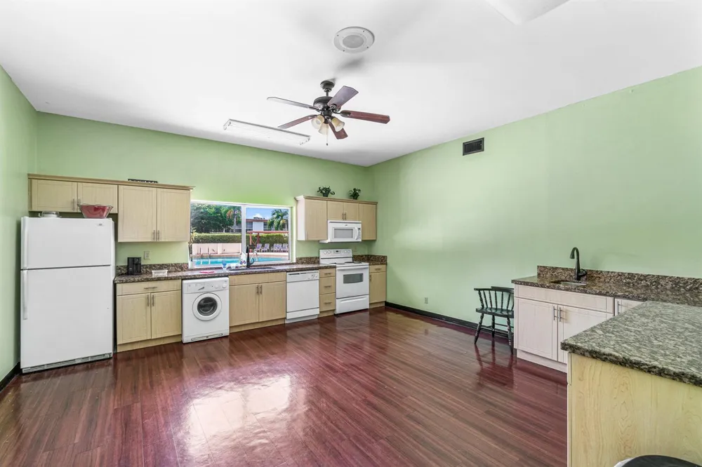 7610 NW 18th Street #102 Margate, FL 33063