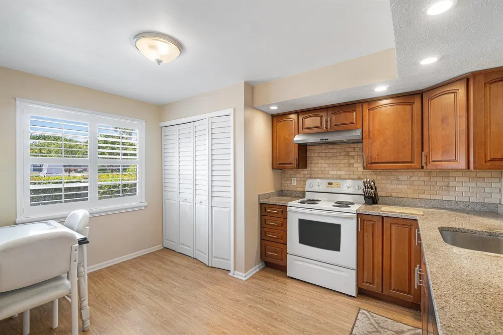 7610 NW 18th Street #102 Margate, FL 33063