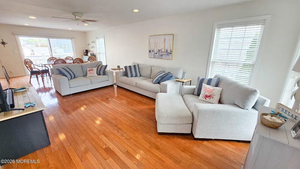 24 Dorothy Drive Manahawkin, NJ 08050