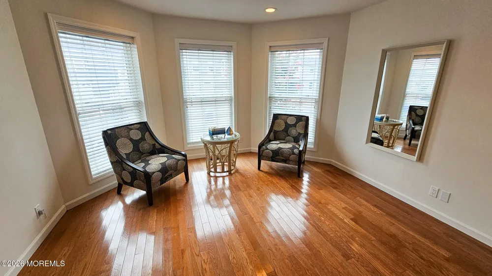 24 Dorothy Drive Manahawkin, NJ 08050