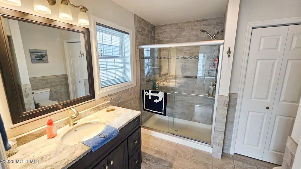 24 Dorothy Drive Manahawkin, NJ 08050