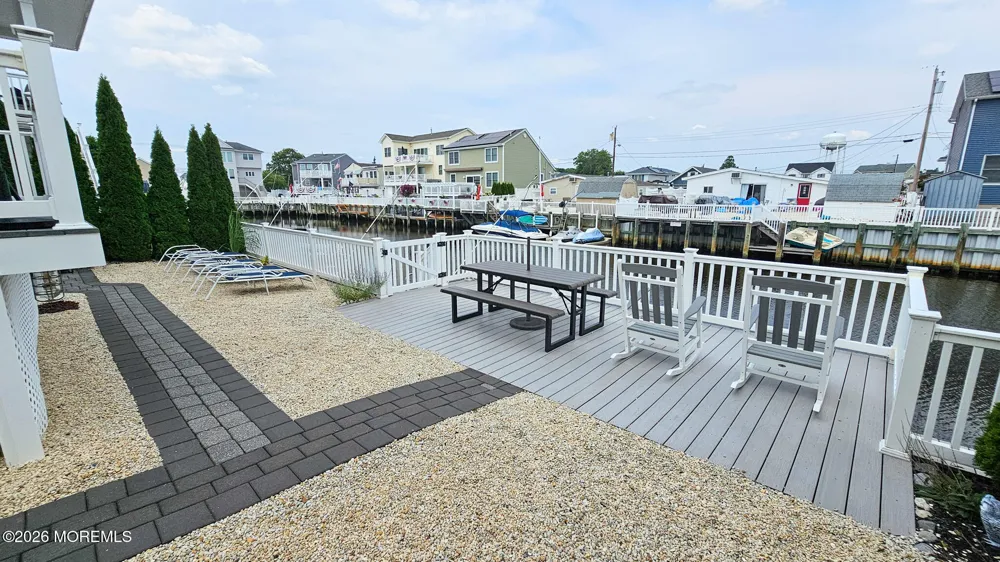 24 Dorothy Drive Manahawkin, NJ 08050