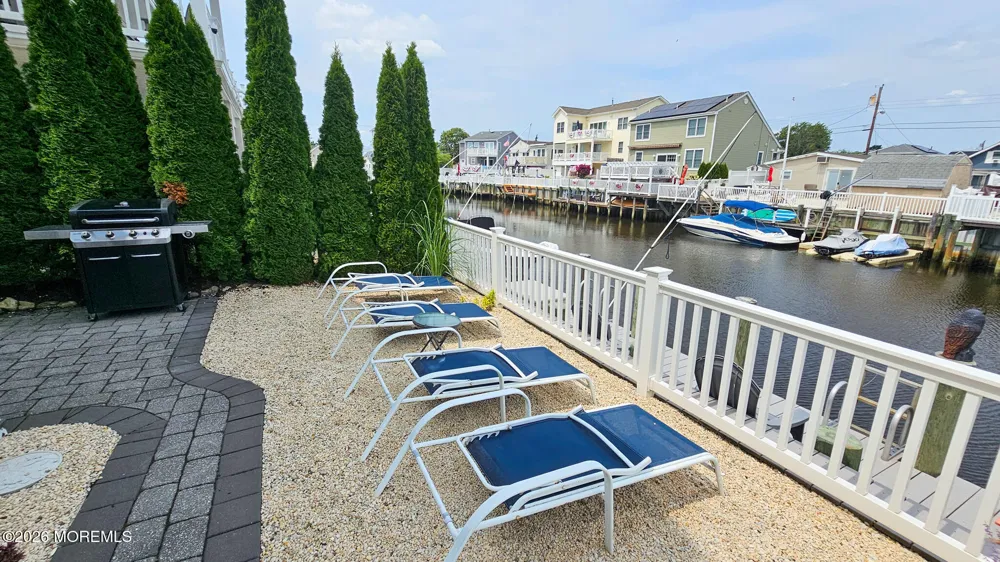 24 Dorothy Drive Manahawkin, NJ 08050