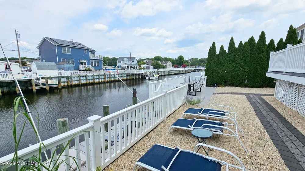 24 Dorothy Drive Manahawkin, NJ 08050