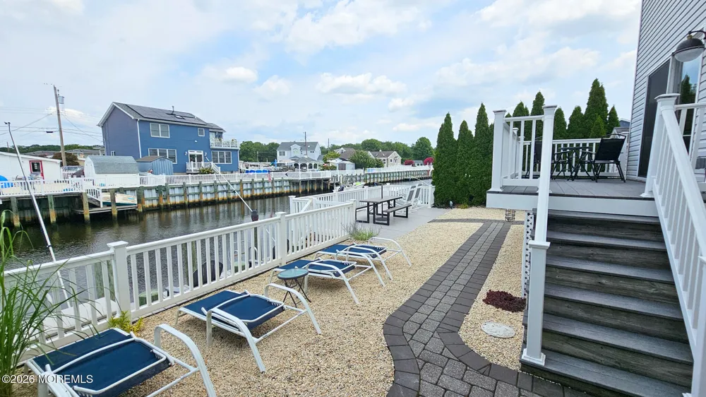 24 Dorothy Drive Manahawkin, NJ 08050