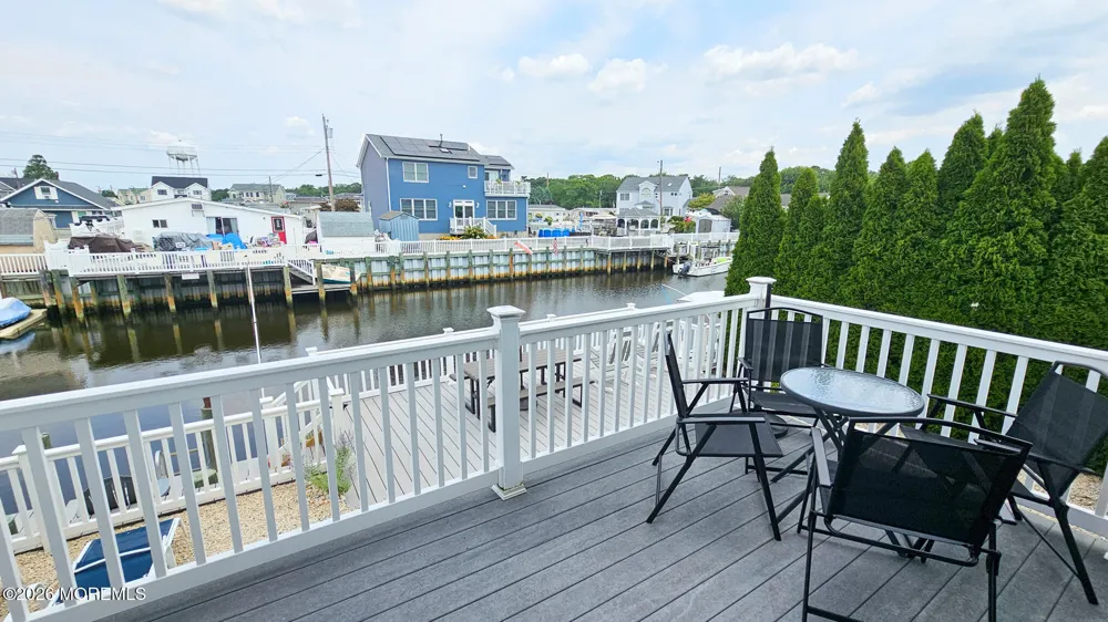 24 Dorothy Drive Manahawkin, NJ 08050