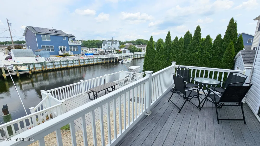 24 Dorothy Drive Manahawkin, NJ 08050