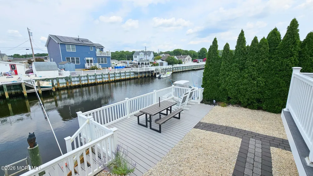 24 Dorothy Drive Manahawkin, NJ 08050