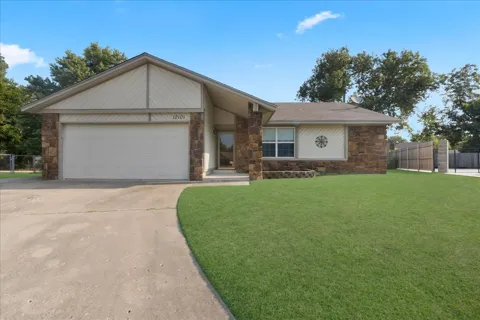 12101 E 76th Place