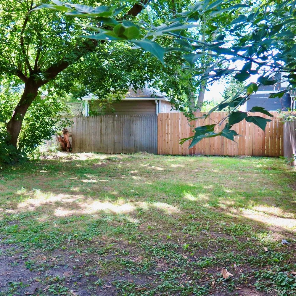 310 College Street Ferndale City, MI 48220