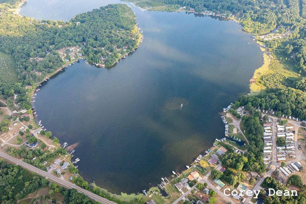 10580 Round Lake Drive Morton Township, MI 49332