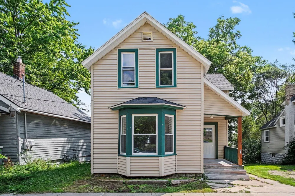 40 Mack Avenue NE Grand Rapids City, MI 49503