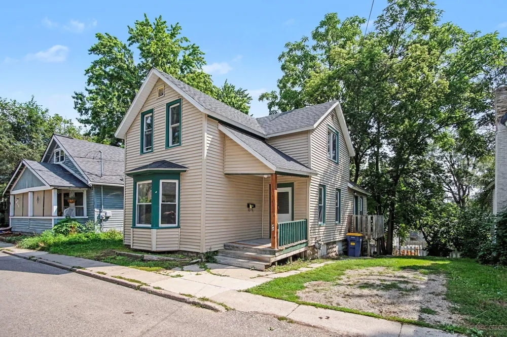 40 Mack Avenue NE Grand Rapids City, MI 49503