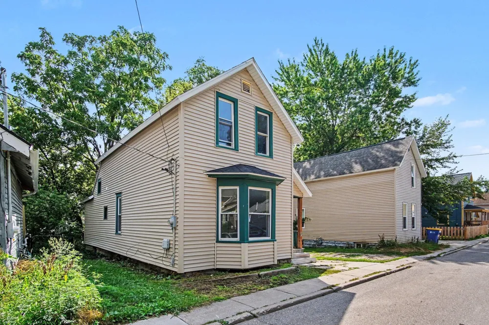 40 Mack Avenue NE Grand Rapids City, MI 49503