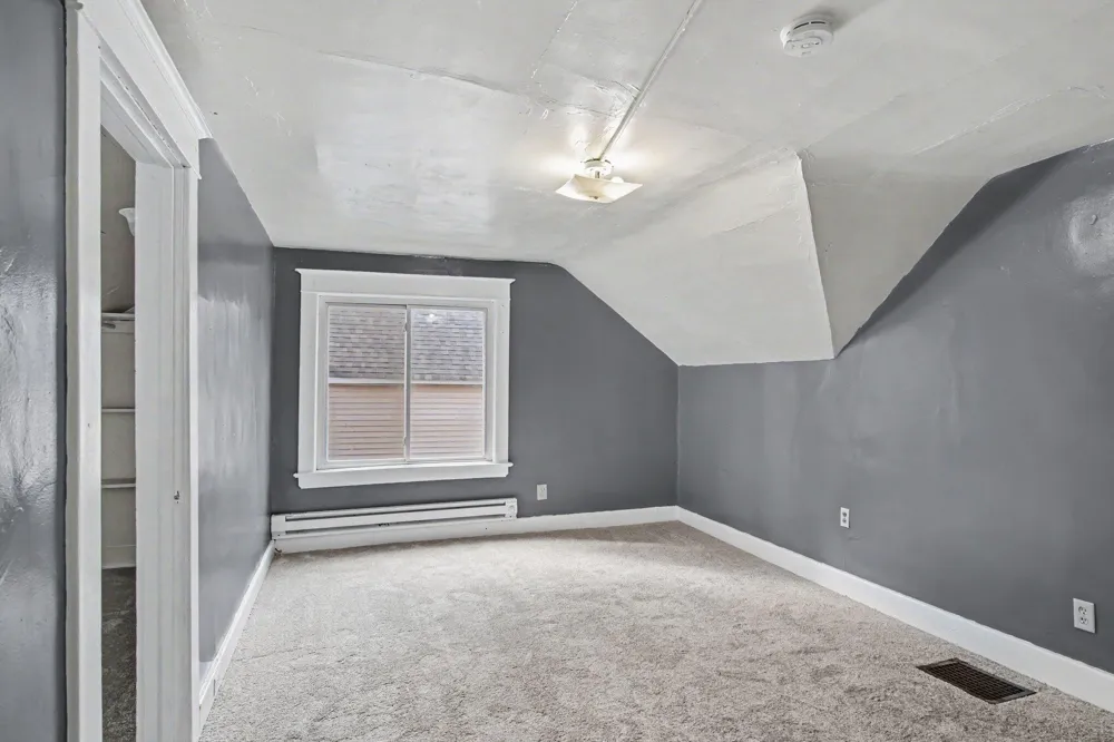 40 Mack Avenue NE Grand Rapids City, MI 49503