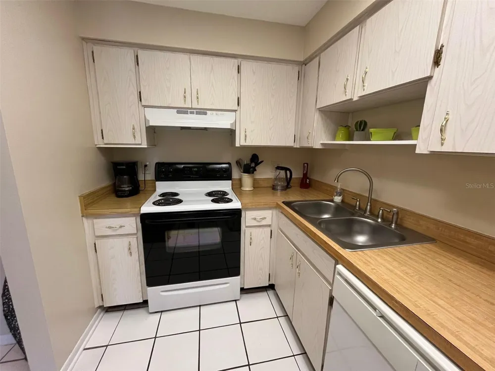 670 GREEN VALLEY ROAD #F5 Palm Harbor, FL 34683