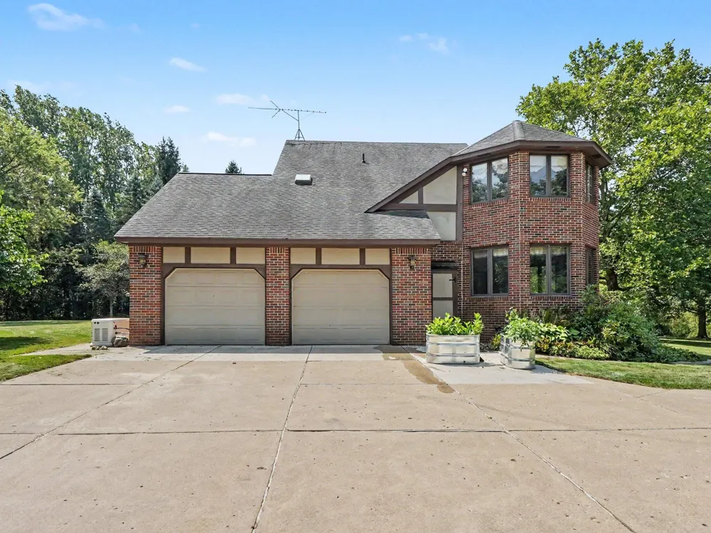 10599 Fleming Road Dexter, MI 48130