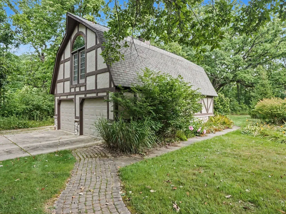 10599 Fleming Road Dexter, MI 48130