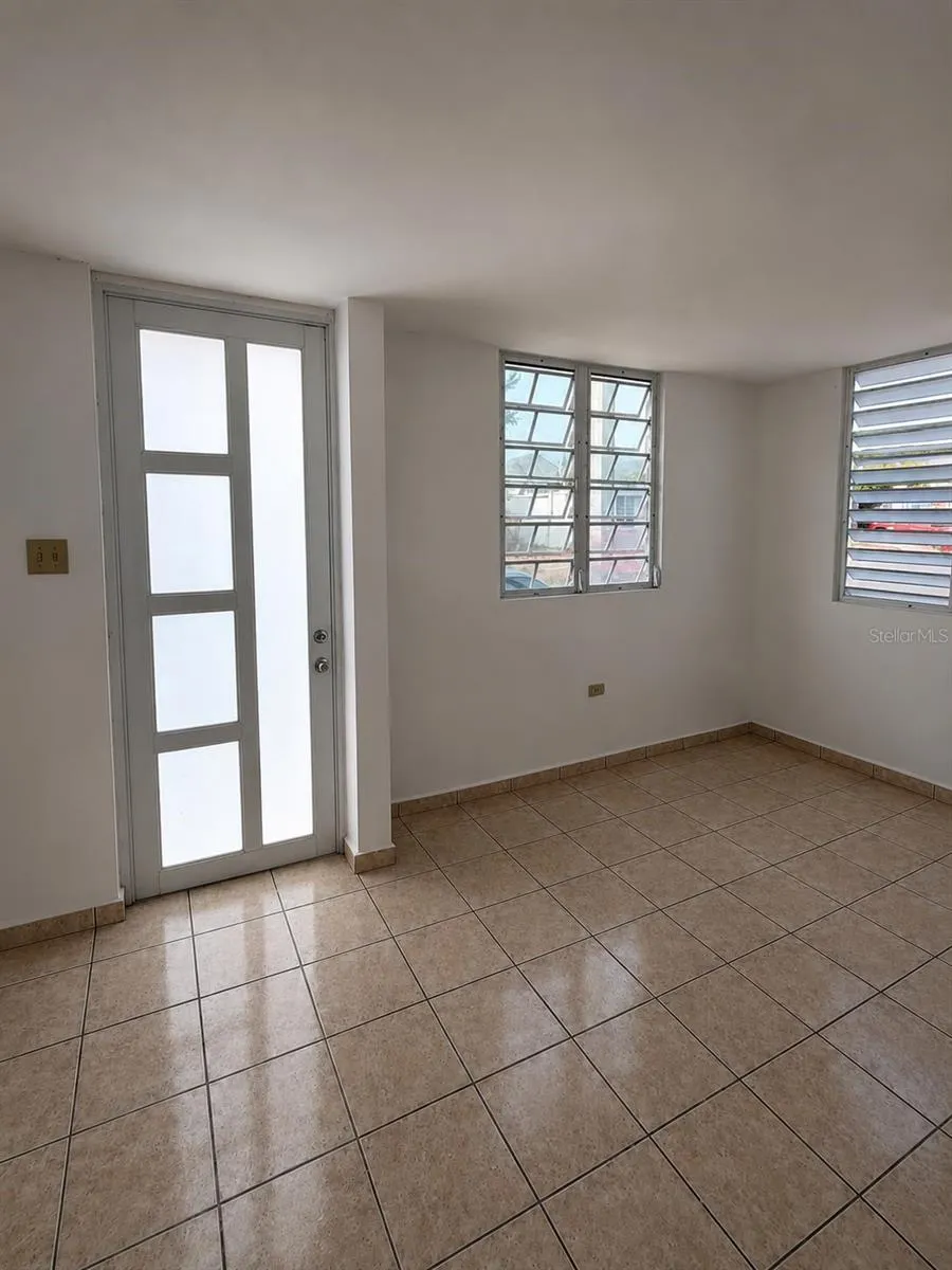 H150 CALLE JUGUILLA URB HACIENDA GUAMANI Guayama, PR 00784