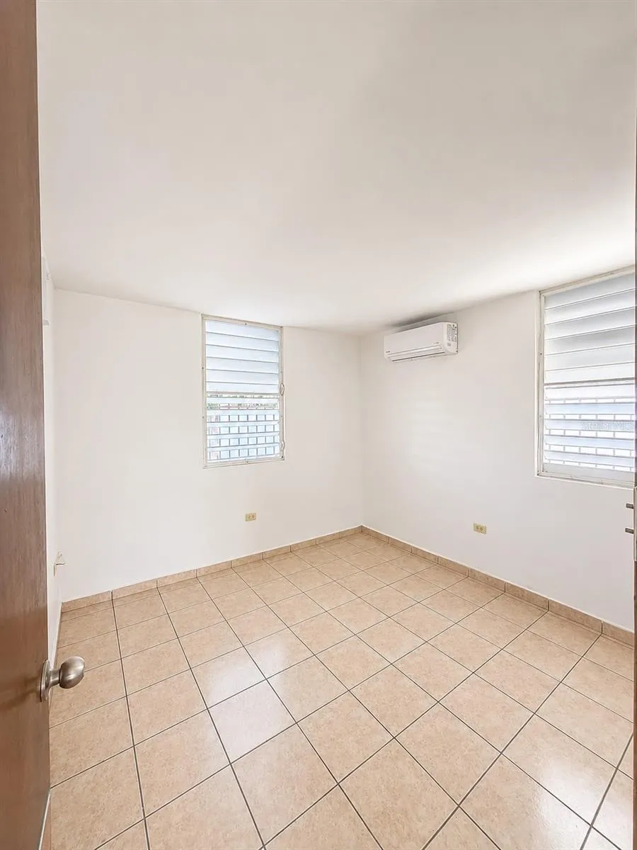 H150 CALLE JUGUILLA URB HACIENDA GUAMANI Guayama, PR 00784