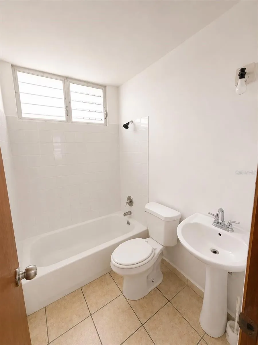 H150 CALLE JUGUILLA URB HACIENDA GUAMANI Guayama, PR 00784