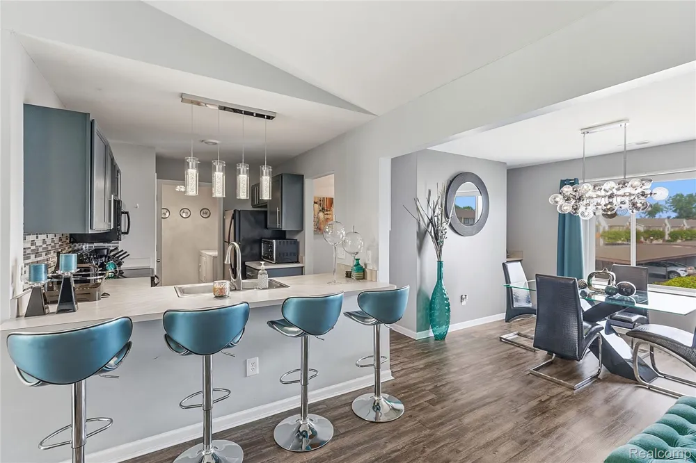 30513 Hidden Pines Lane Roseville City, MI 48066