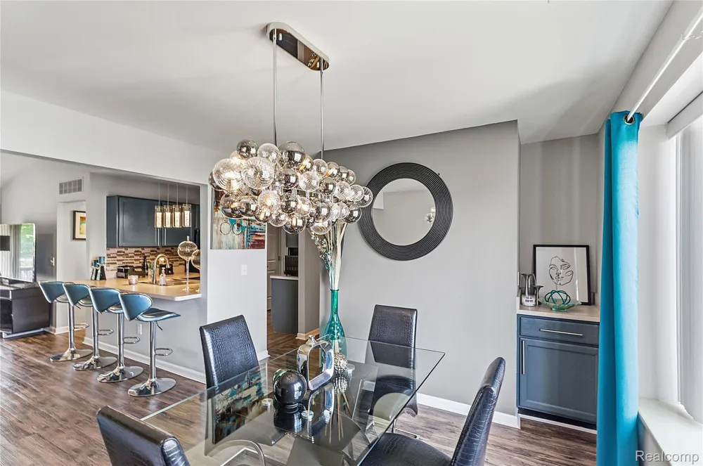 30513 Hidden Pines Lane Roseville City, MI 48066
