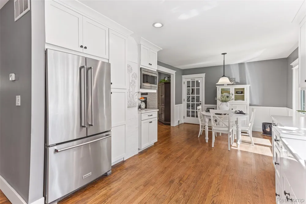 11646 Dixie Highway Holly Township, MI 48442