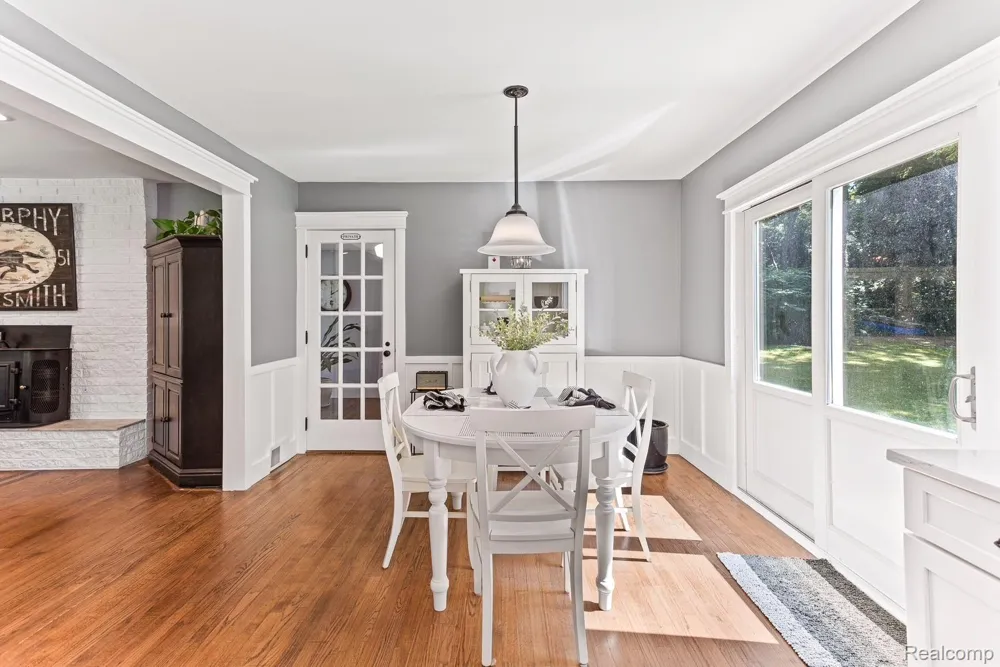 11646 Dixie Highway Holly Township, MI 48442