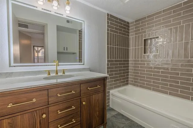 6380 S 80th EastAvenue #30F Tulsa, OK 74133