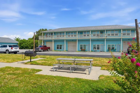 1809 Hillcrest  Dr. - #205 #205