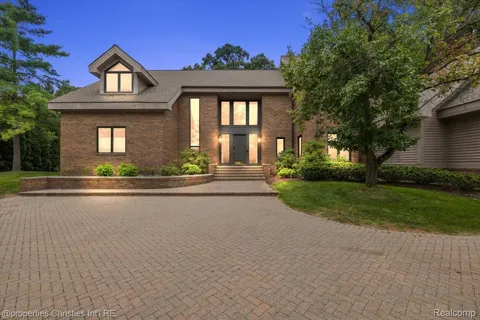 4740 W Wickford