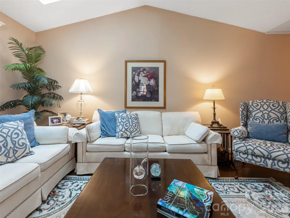 3804 Florham Place Asheville, NC 28806