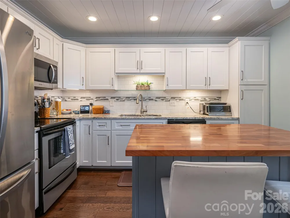 3804 Florham Place Asheville, NC 28806