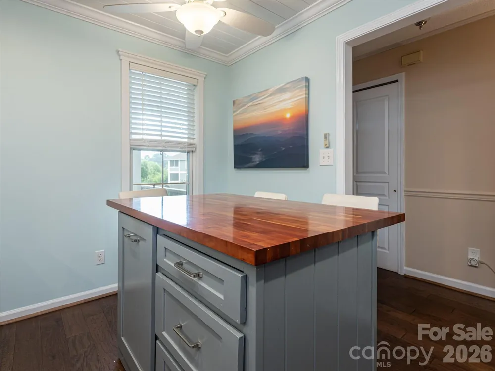 3804 Florham Place Asheville, NC 28806