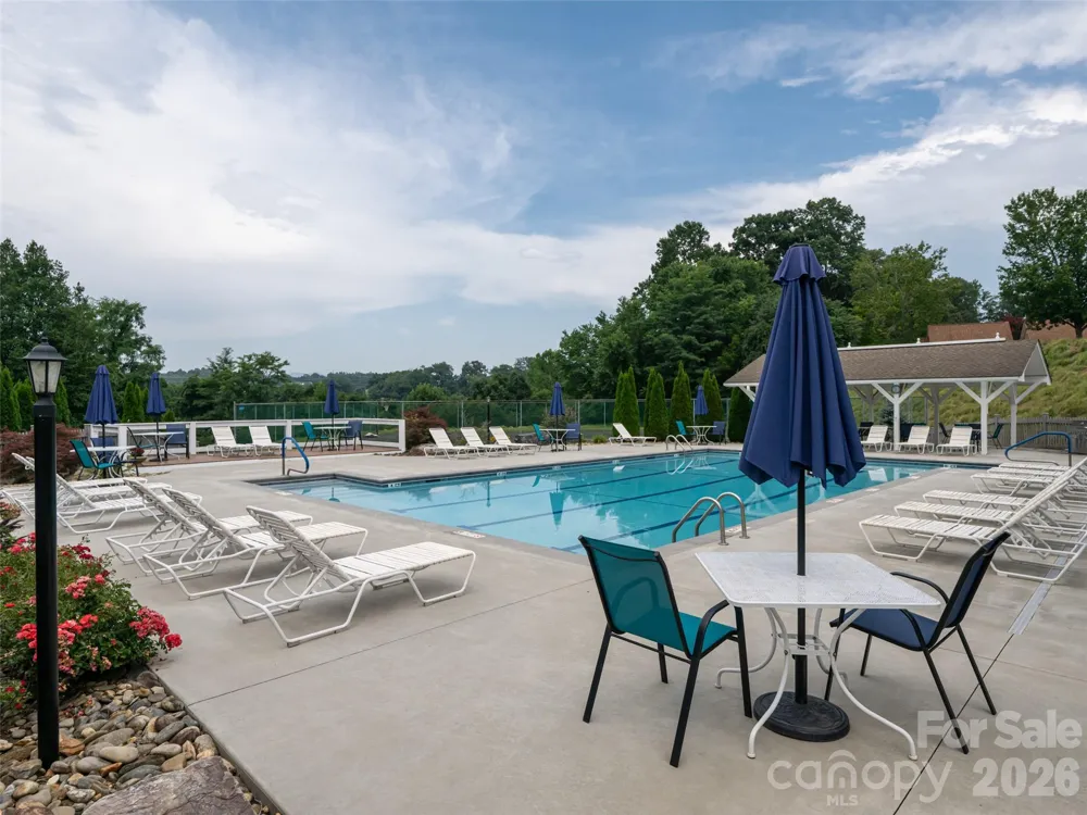 3804 Florham Place Asheville, NC 28806