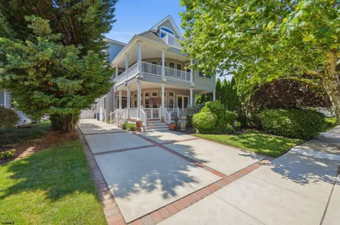 8 S Somerset Ave