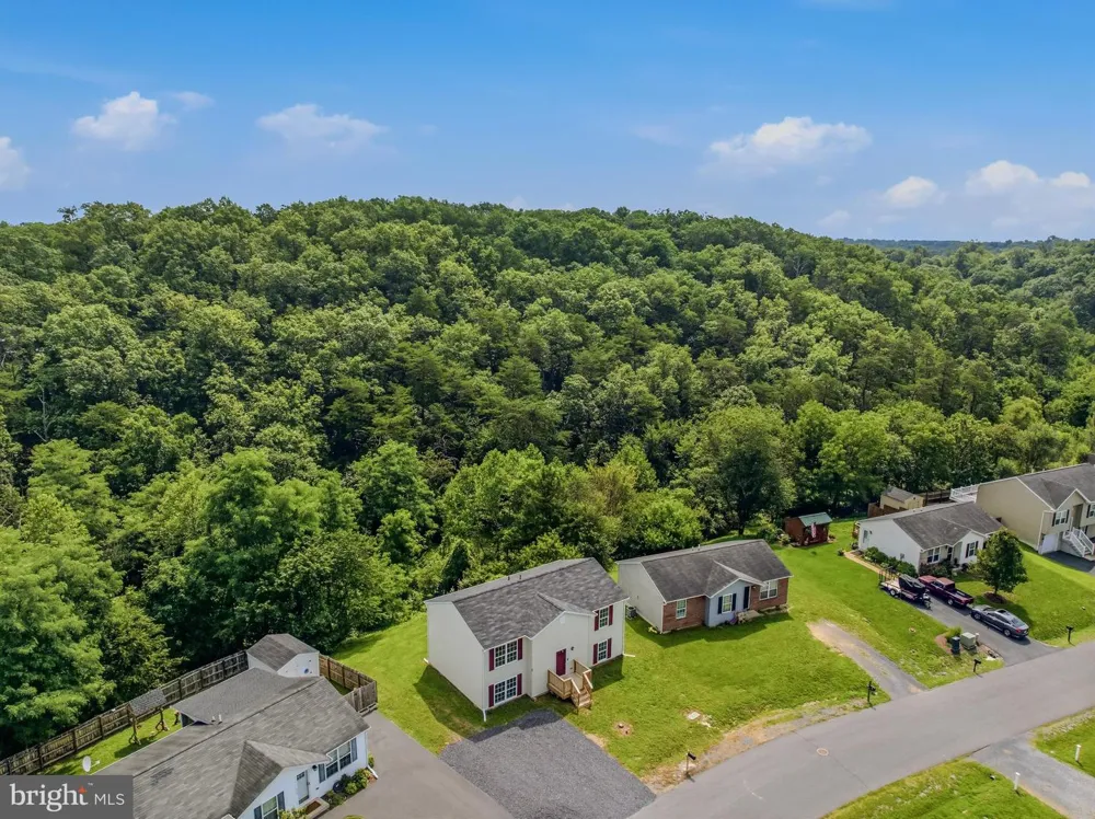 77 EISENHOWER CIRCLE Inwood, WV 25428
