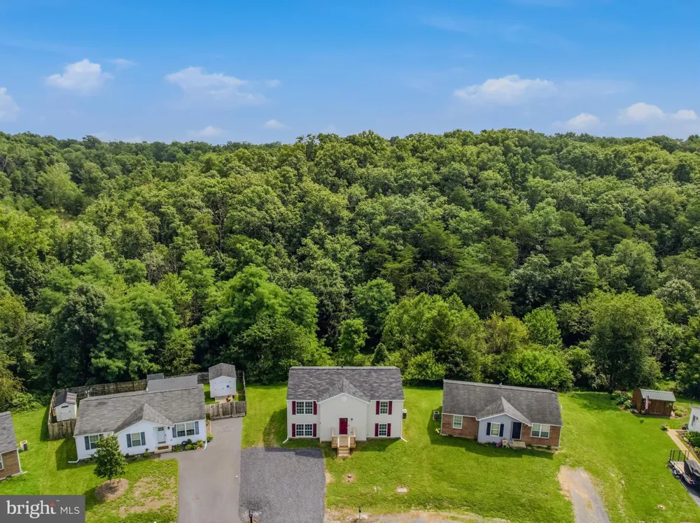 77 EISENHOWER CIRCLE Inwood, WV 25428