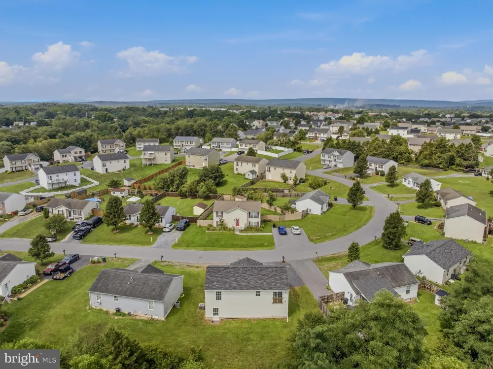 77 EISENHOWER CIRCLE Inwood, WV 25428