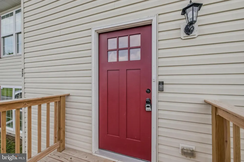 77 EISENHOWER CIRCLE Inwood, WV 25428
