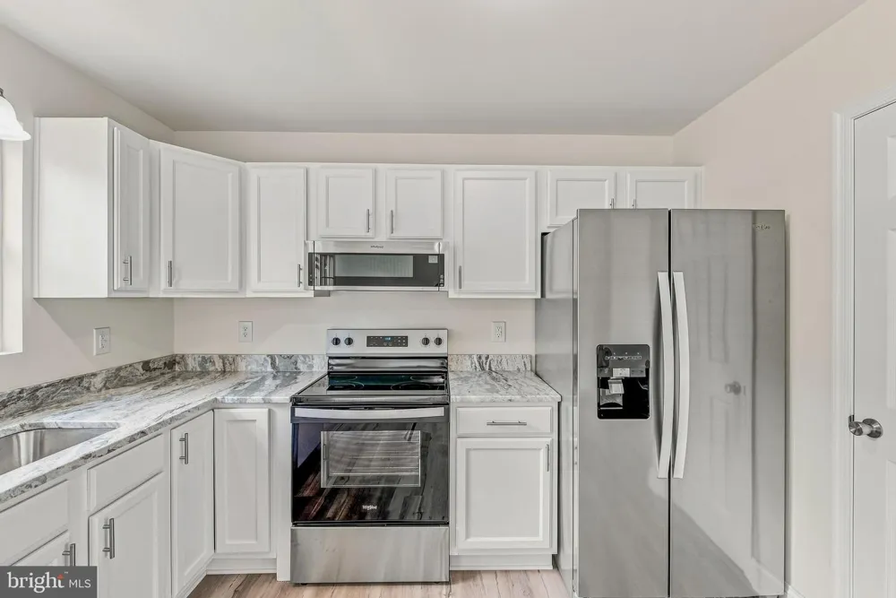 77 EISENHOWER CIRCLE Inwood, WV 25428