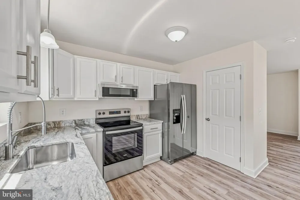 77 EISENHOWER CIRCLE Inwood, WV 25428