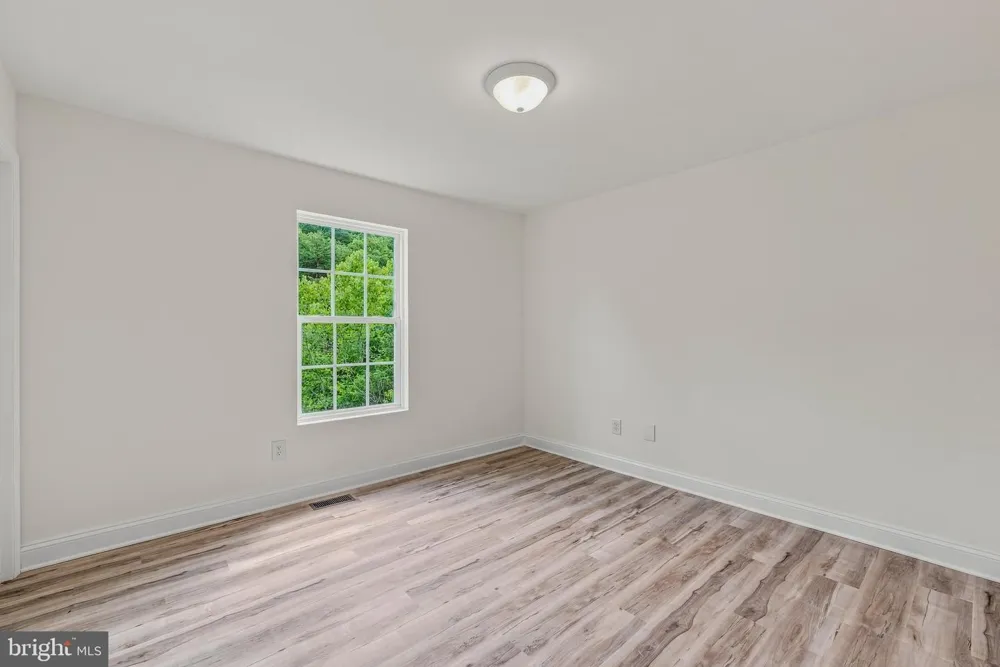 77 EISENHOWER CIRCLE Inwood, WV 25428